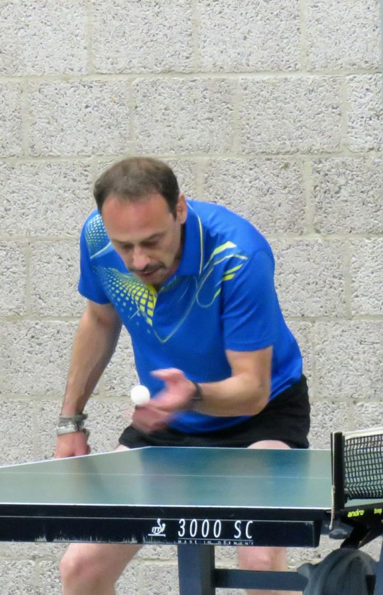 Collega Mark speelt tafeltennis